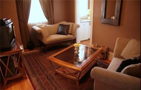 La Boheme Restaurant & B&B Едмънтън Стая снимка