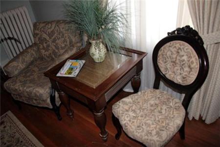 La Boheme Restaurant & B&B Едмънтън Стая снимка